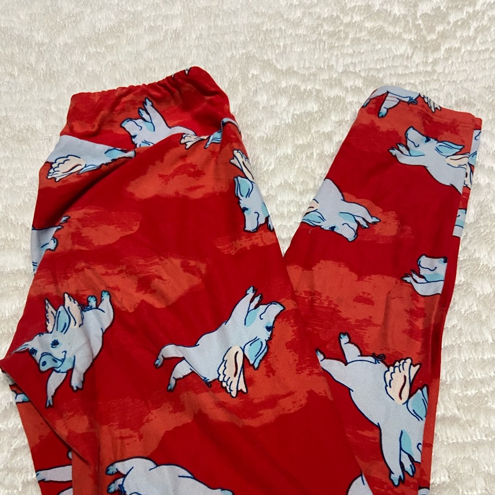 LuLARoe Flying Pigs. 3 for 15  ❤️